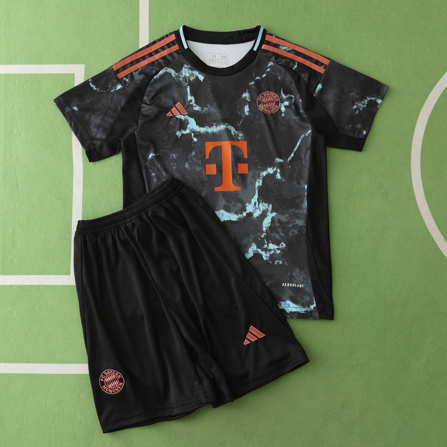 FC BAYERN MUNICH AWAY KIT (KIDS)