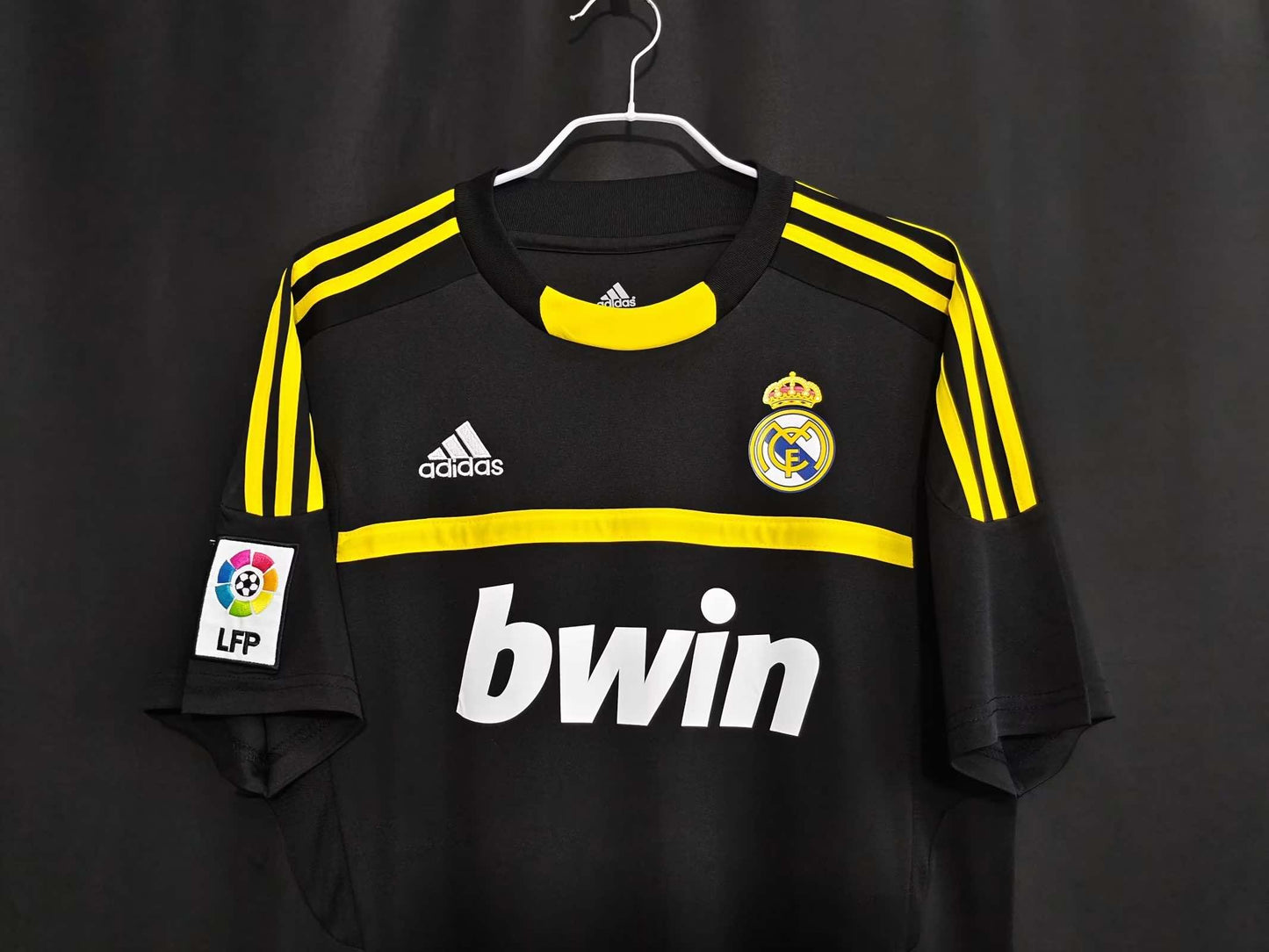 REAL MADRID 11/12 BLACK RETRO