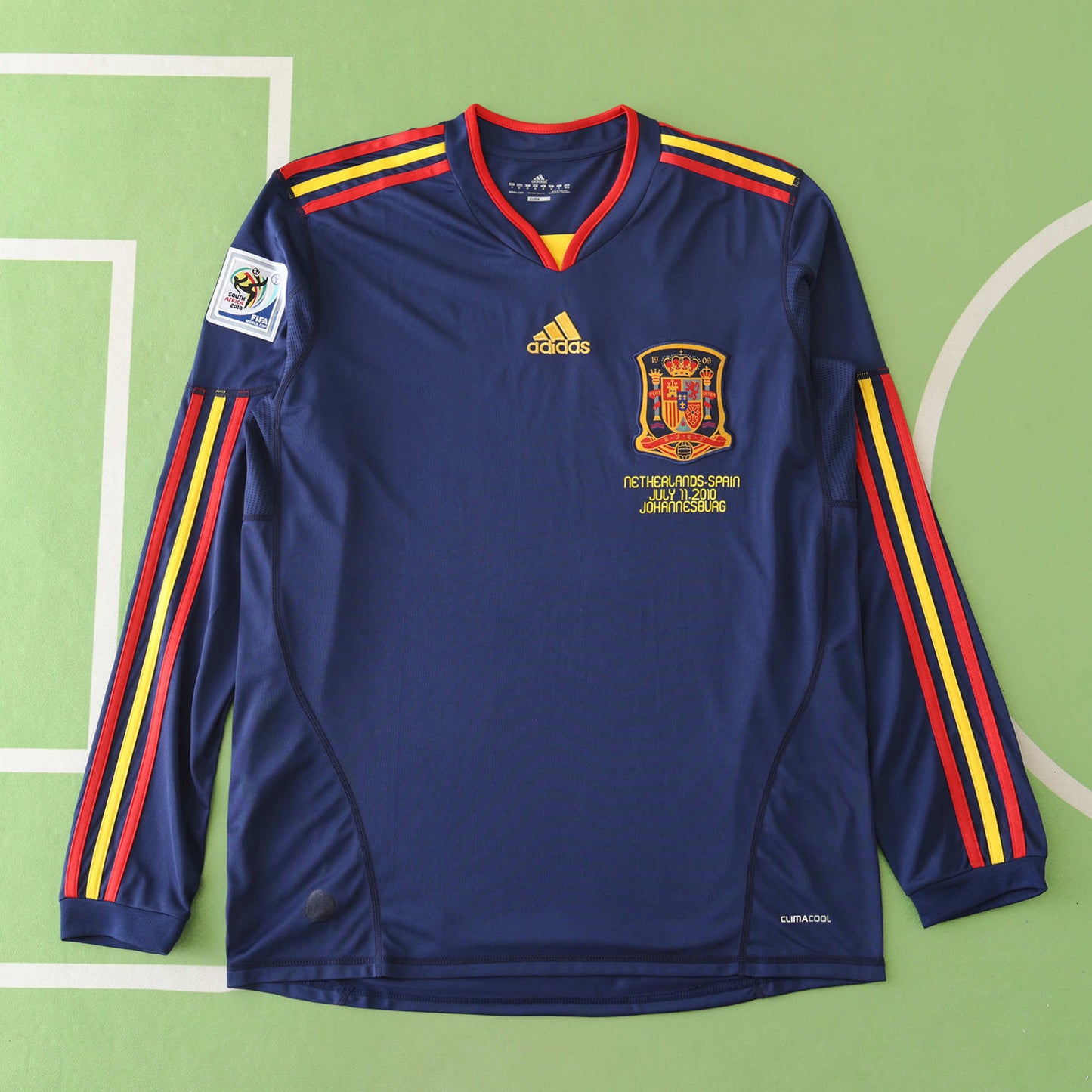 SPAIN 2010 AWAY RETRO LONG SLEEVE (WC FINAL)