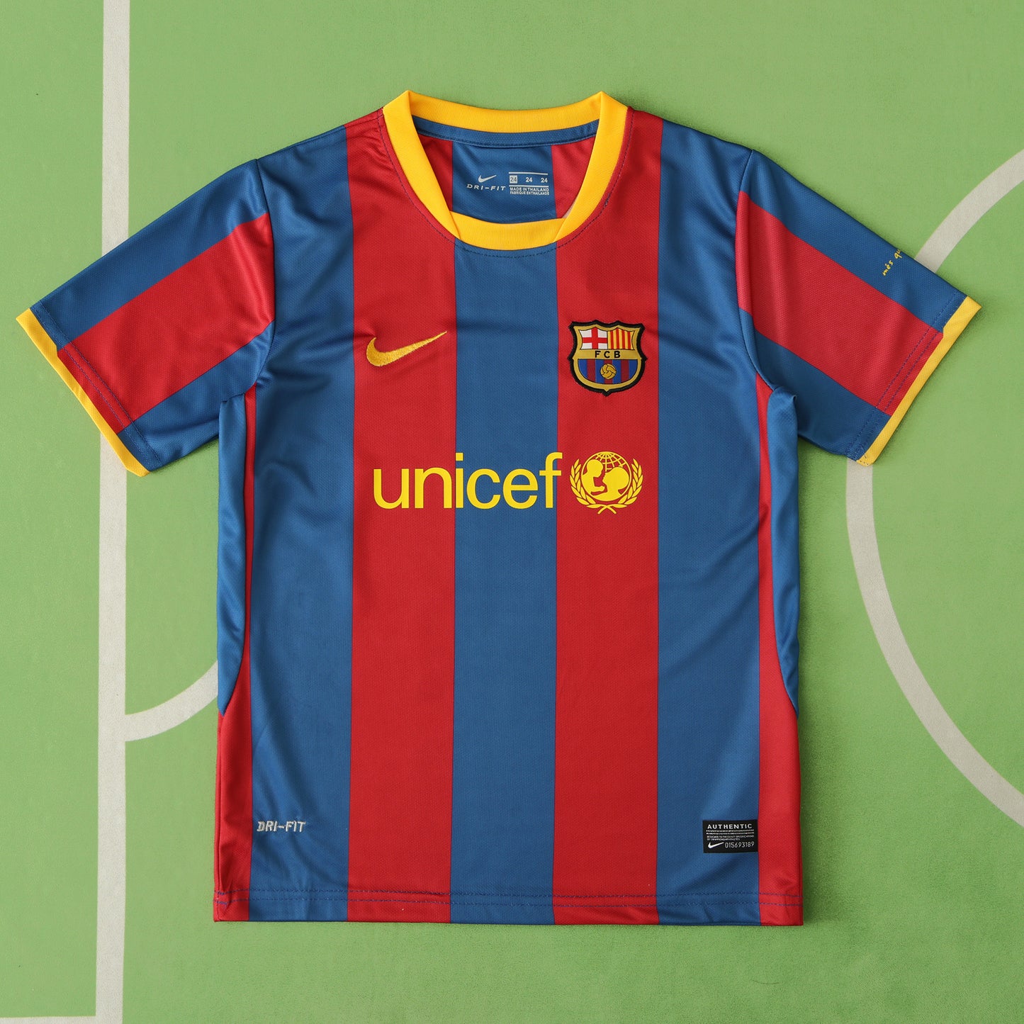 FC BARCELONA 10/11 HOME KIT (KIDS)