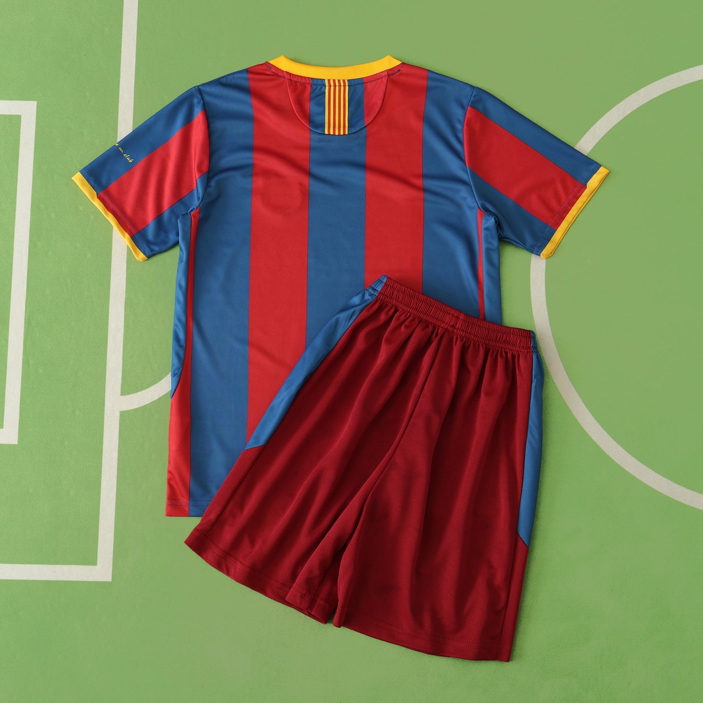 FC BARCELONA 10/11 HOME KIT (KIDS)