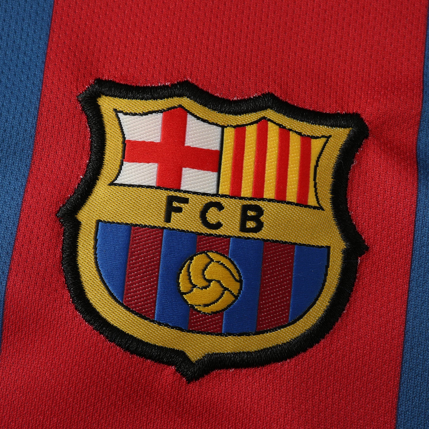 FC BARCELONA 10/11 HOME KIT (KIDS)